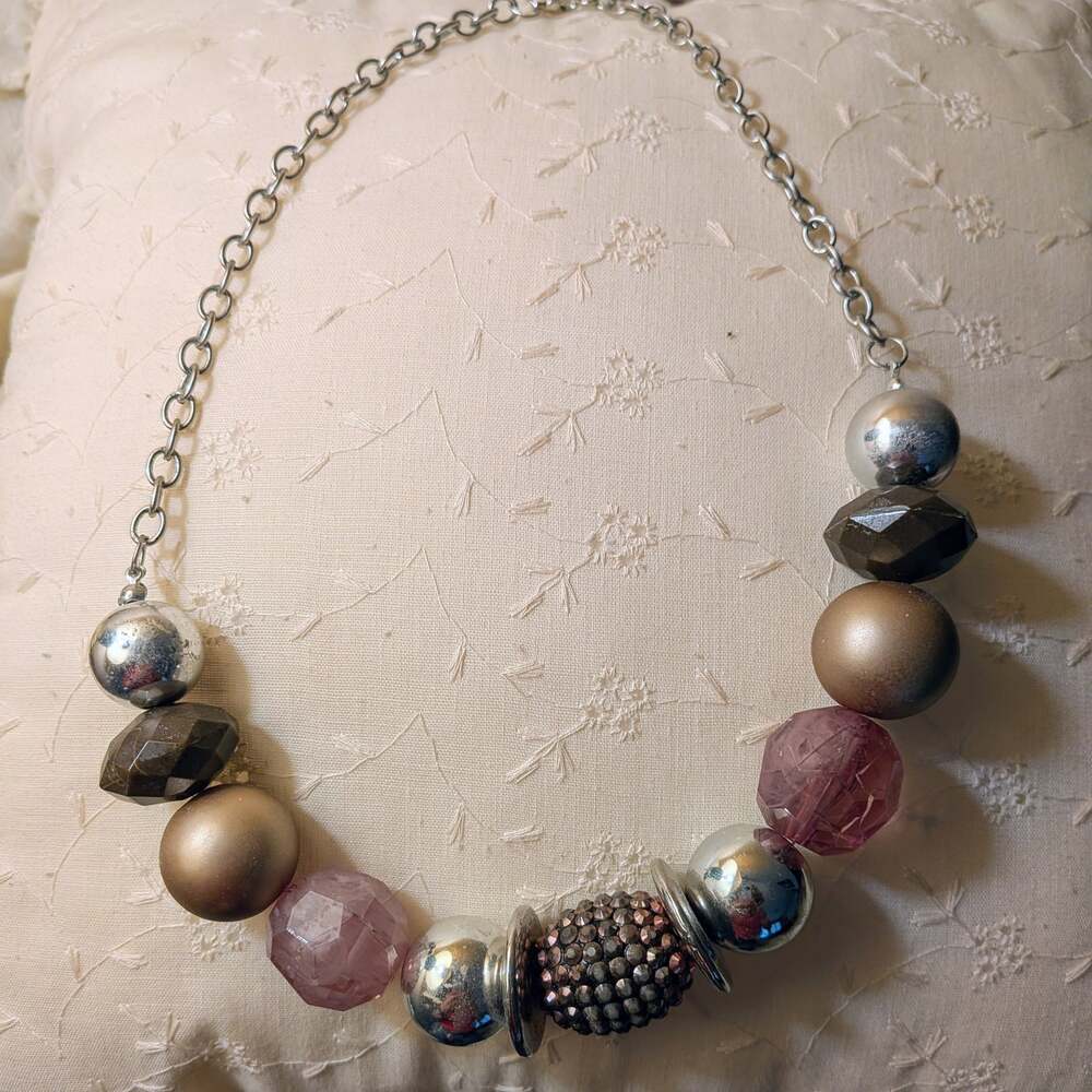 Paparazzi A Warm Welcome Chunky Multi-Toned Bead Statement Necklace